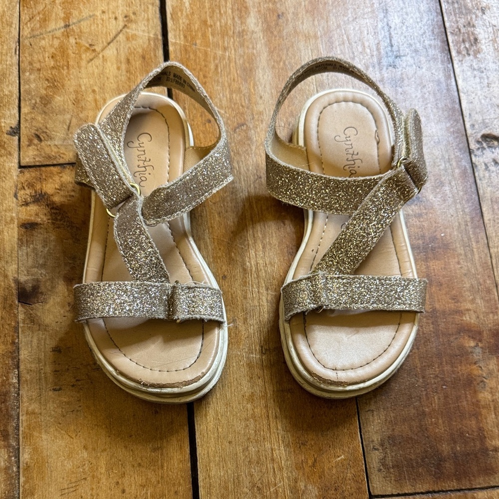 Cynthia Rowley sandals size 9 gold glitter strappy sandals summer